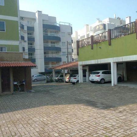 Апартаменты Residencial Pilati Бомбиньяс Экстерьер фото
