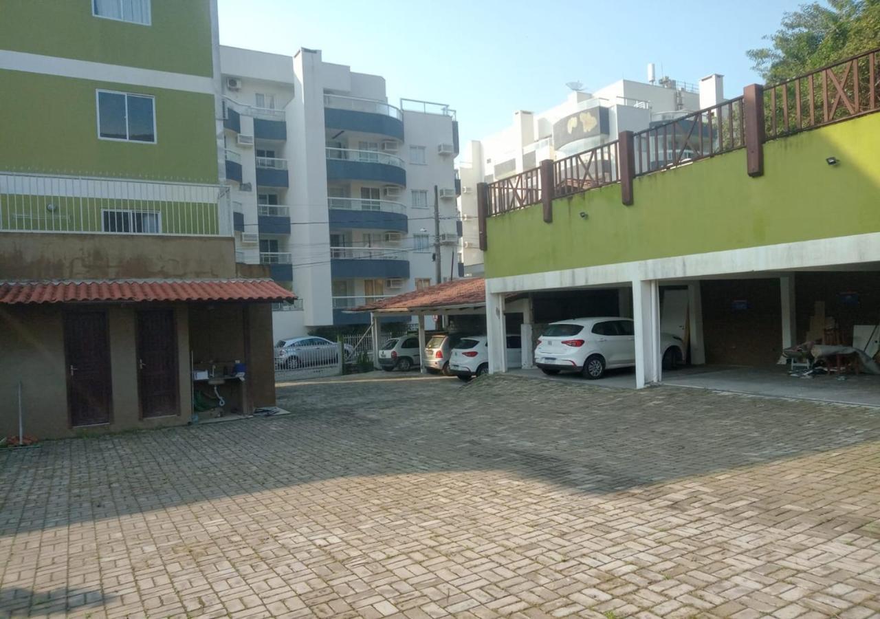 Апартаменты Residencial Pilati Бомбиньяс Экстерьер фото